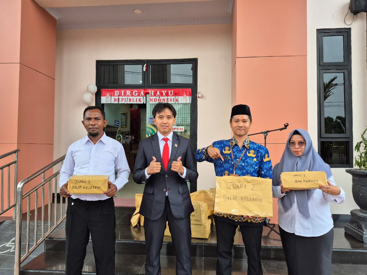 pembagian hadiah hut 80 1